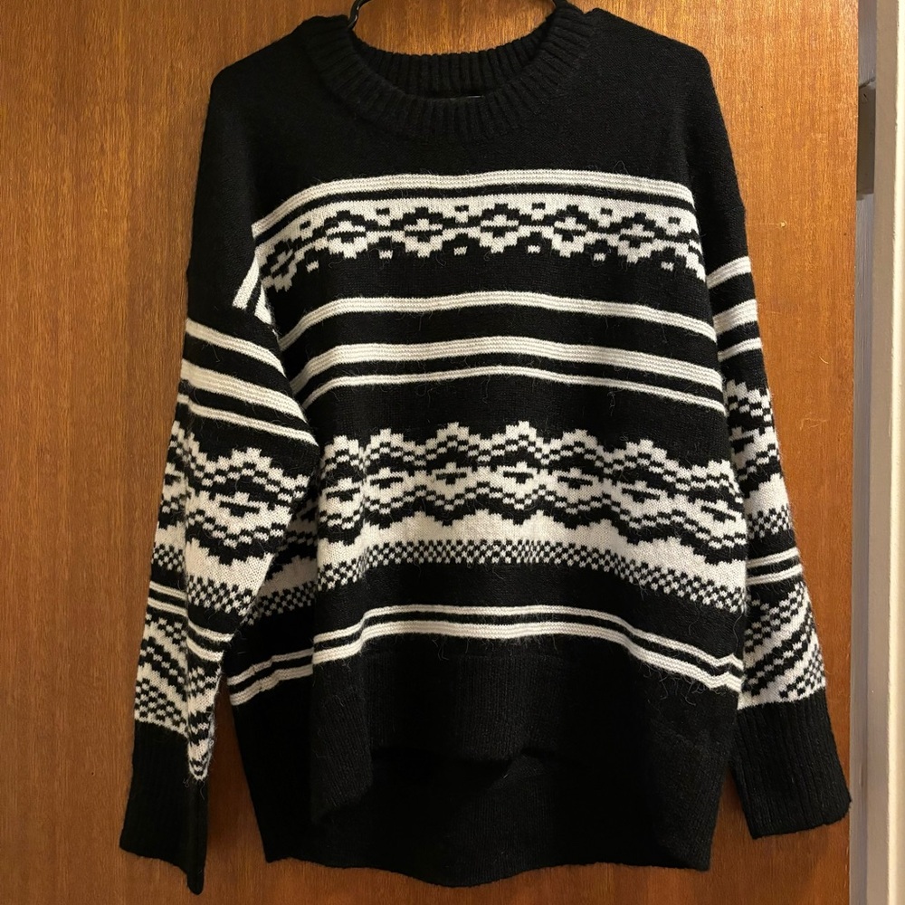 Old navy holiday sweater / Size large NWT